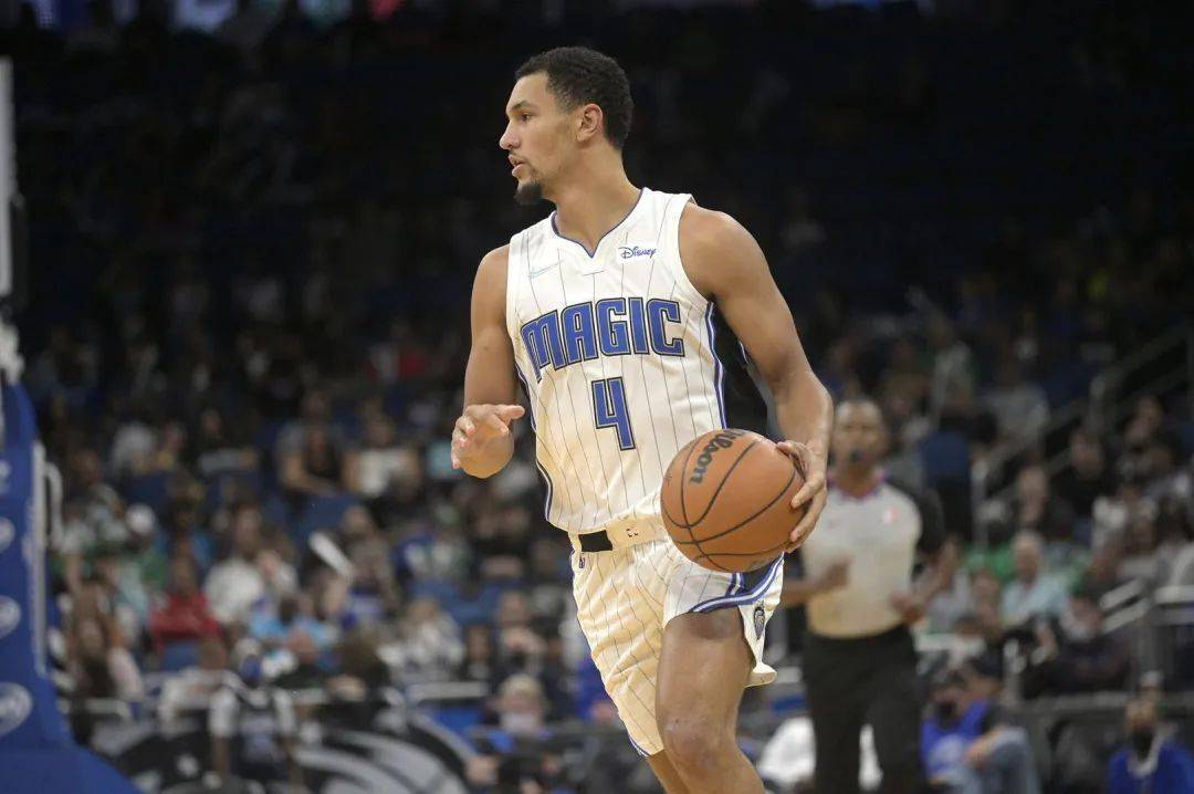 爱游戏入口-从阿贾克斯围绕英超强势反弹到纽约尼克斯今夜篮板制胜，奥兰多魔术加时末段战术微调的简单介绍