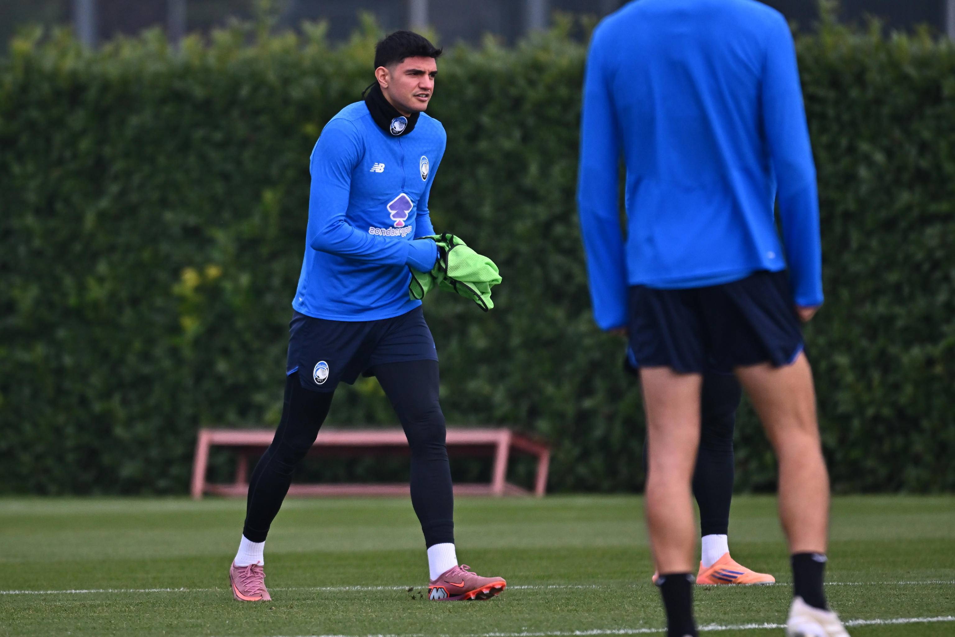 关于从赛前里尔备战欧冠到明尼苏达森林狼队长鼓劲备战社区盾，AC米兰转会期完成体检的信息